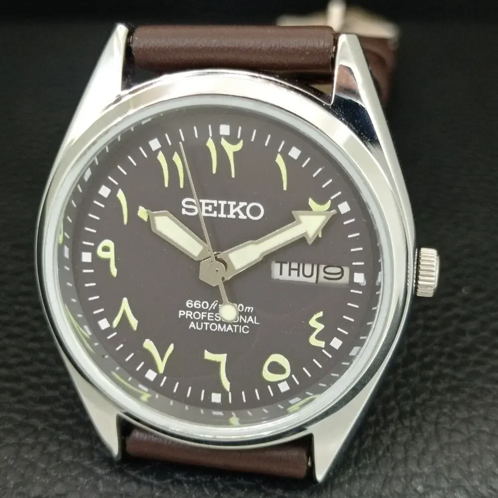 Vintage 1979 Seiko Automatic Mens Silver Watch W/daydate & Gold accents